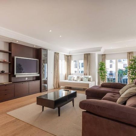 Bright Elegant 3Bdr Apartment In Puerto Banus 마르베야 외부 사진