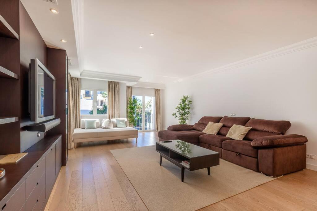Bright Elegant 3Bdr Apartment In Puerto Banus 마르베야 외부 사진