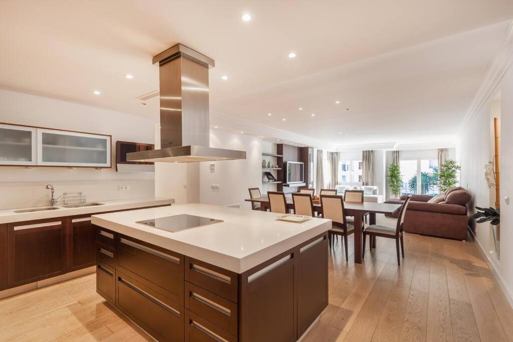 Bright Elegant 3Bdr Apartment In Puerto Banus 마르베야 외부 사진